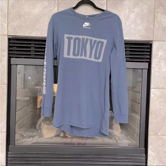 Nike International Tokyo Japan Hiragana Long Sleeve Top - Picture 2 of 5